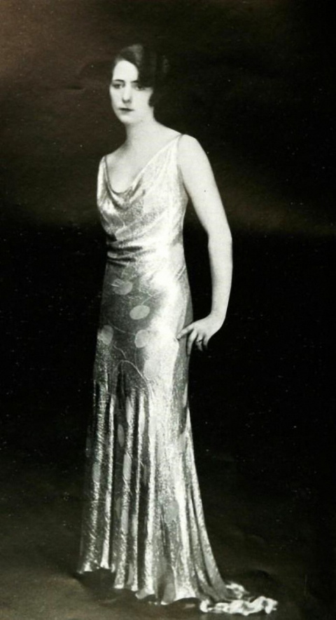 Шёлковое платье и 1930 год